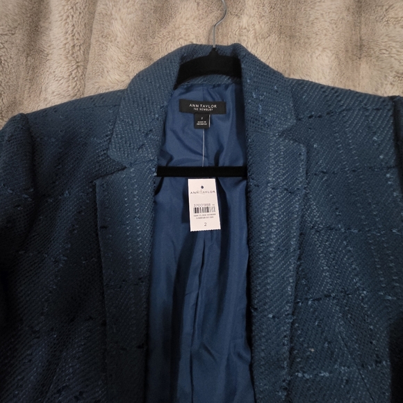 Ann Taylor Women's Newbury Blazer Tweed In Teal. NWT Size 2 - Picture 2 of 10